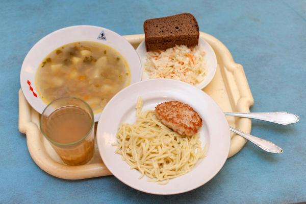 Школьному питанию в Перми родители поставили «четвёрку с минусом»