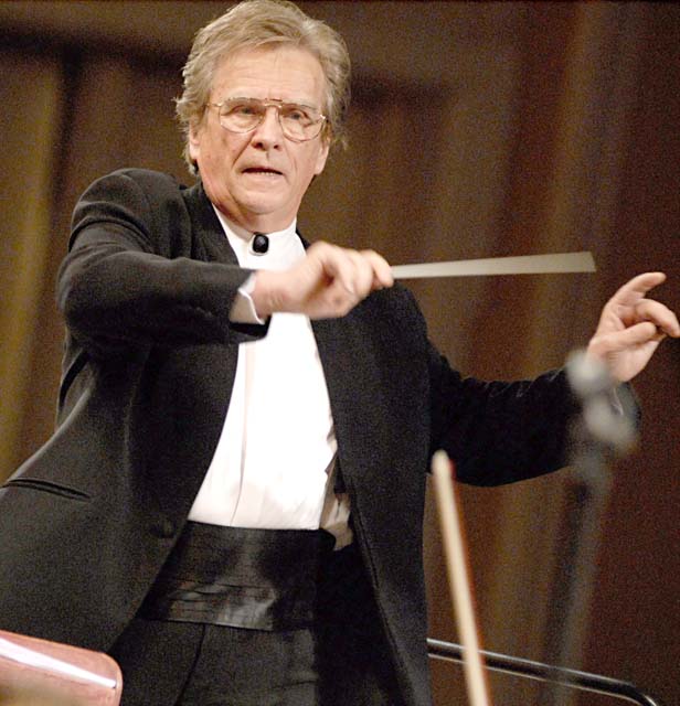 метрополитен опера и джеймс ливайн. владимир теодорович спиваков дирижер. всемирно известных дирижеров. австрийский музыковед. австрийский дирижер.