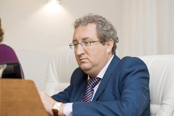 На должность уполномоченного по правам человека в Пермском крае предложена кандидатура Павла Микова