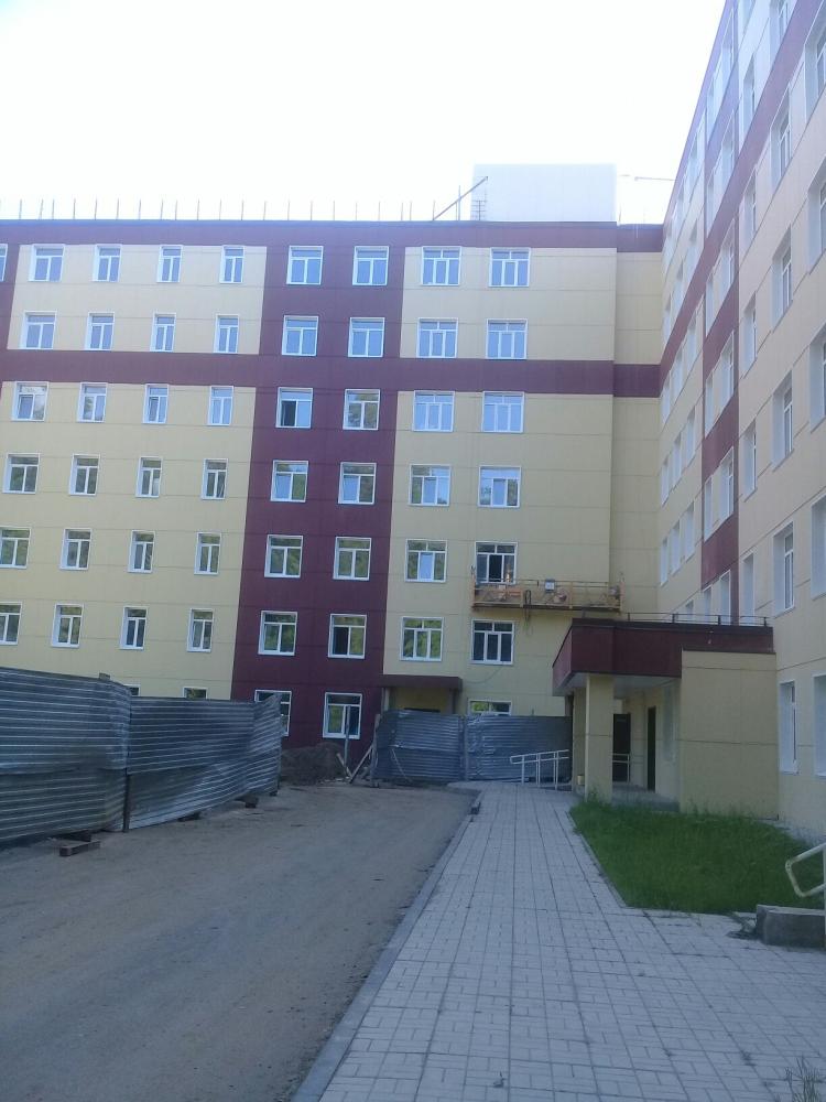 Недостроенное здание районной больницы в Добрянке