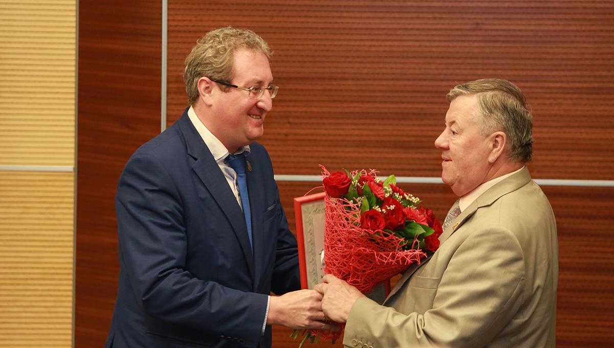 Настроили на работу