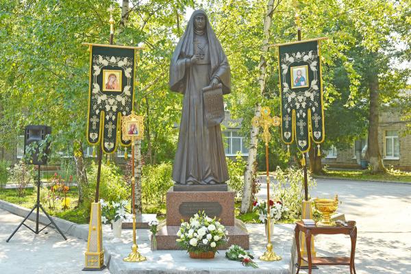В Перми открыли памятник великой княгине Елизавете Федоровне