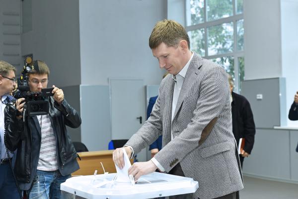 Максим Решетников с большим отрывом победил на губернаторских выборах