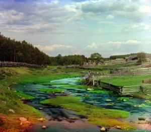 Река Решётка у деревни Решёты по оси канала (вид с юго-запада). 100 лет назад не считалось сложным с