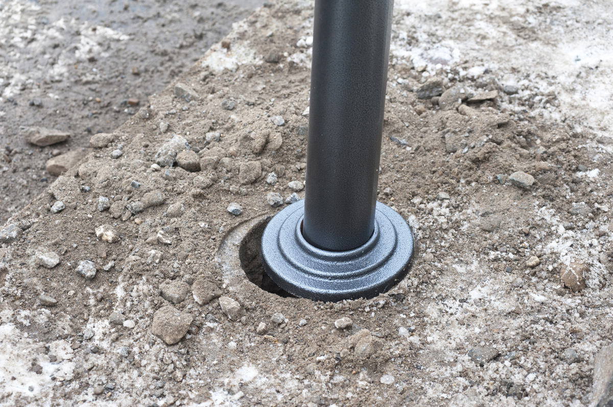 В Перми появляются антипарковочные столбы