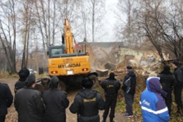 В Перми завершён снос пяти незаконных домов цыган