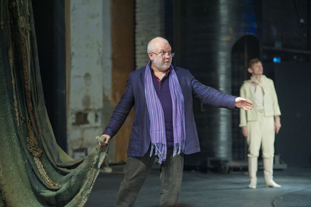 Зрителям Театра-Театра предложат потанцевать