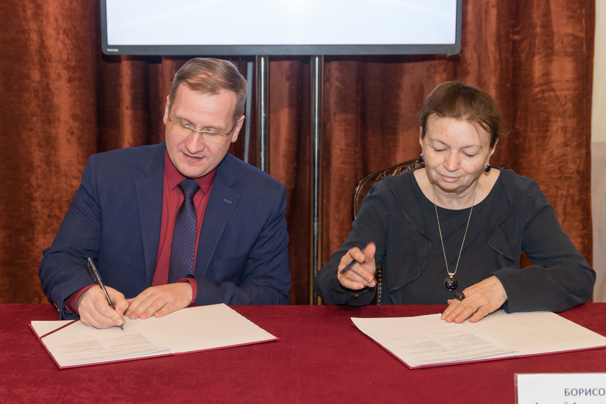 Театр и школа узаконили свою любовь