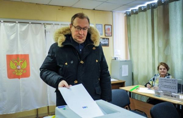 Глава Перми проголосовал на избирательном участке по месту жительства