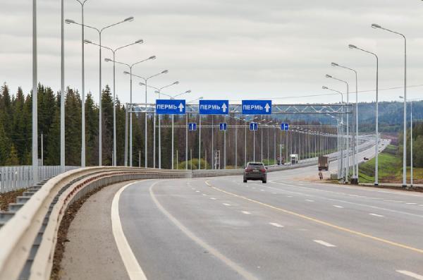 На участке трассы Пермь–Екатеринбург на месяц ограничат движение транспорта