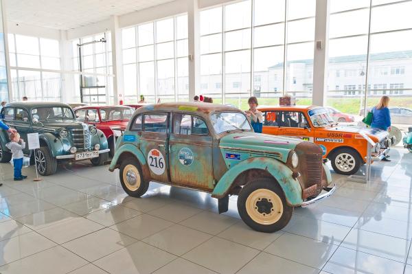Автомобильный музей «Ретро-гараж» может переехать на завод им. Шпагина