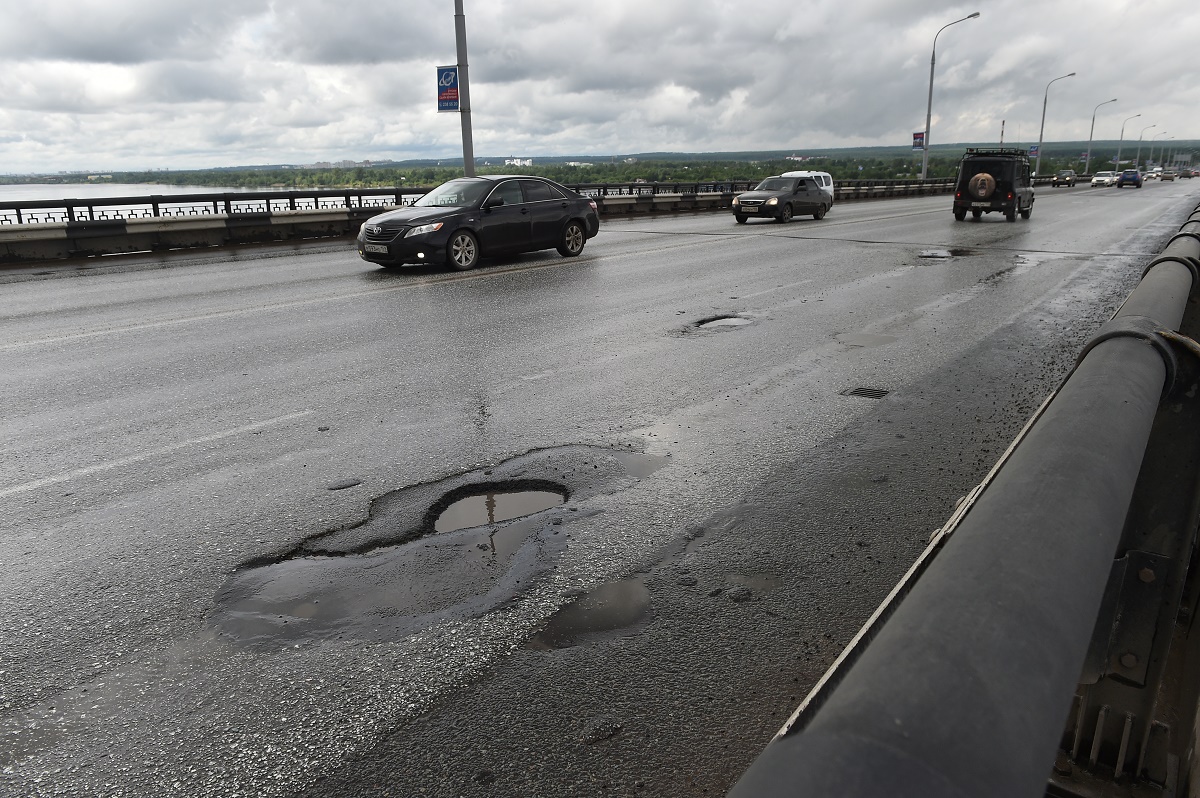 В Перми ограничат движение по Коммунальному мосту
