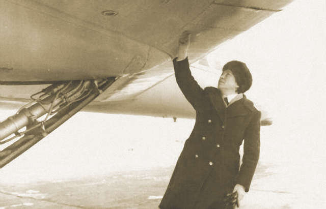Скончалась легендарная пермская лётчица