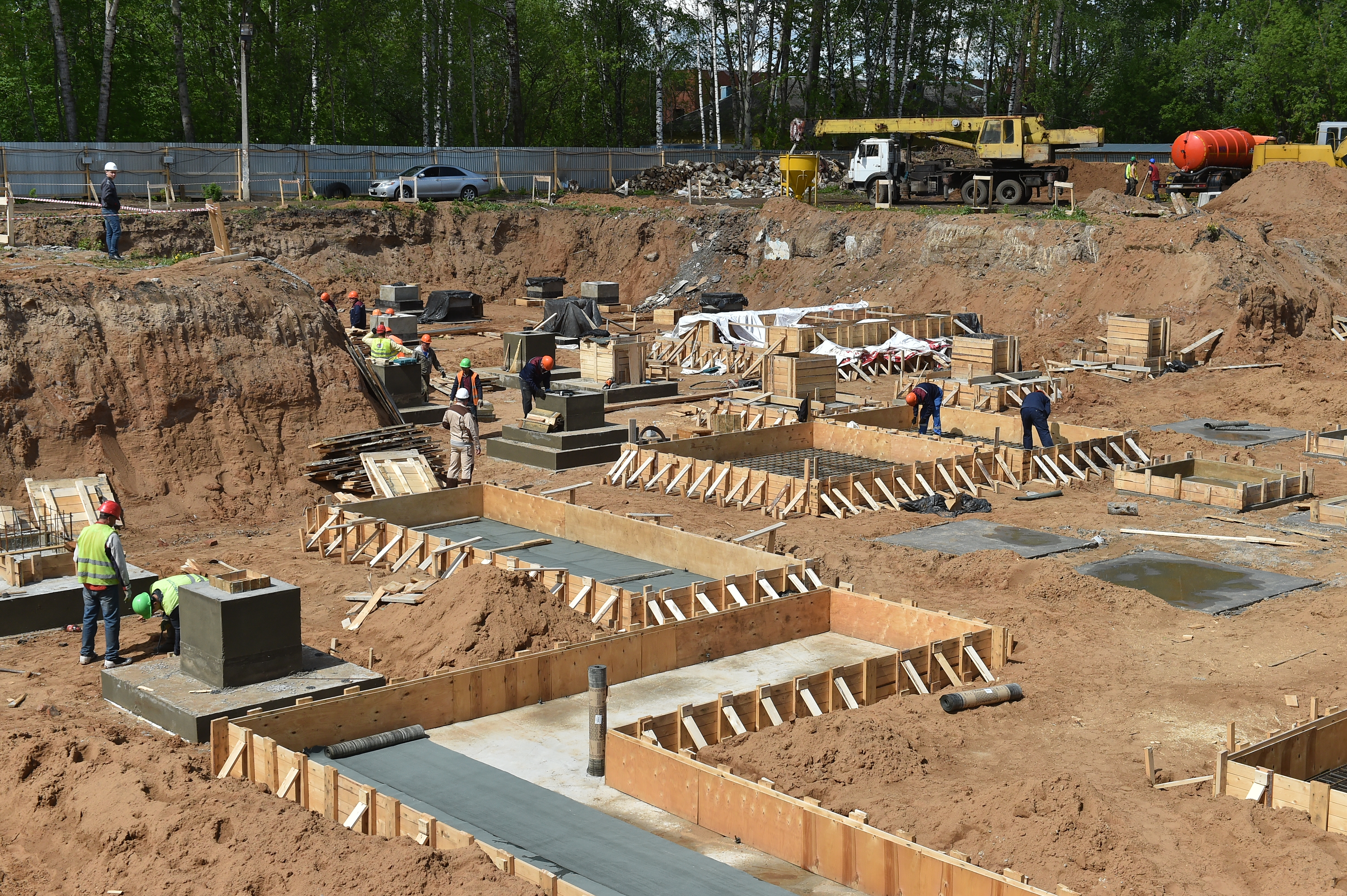 Строителям поликлиники в Кировском районе предъявили ультиматум