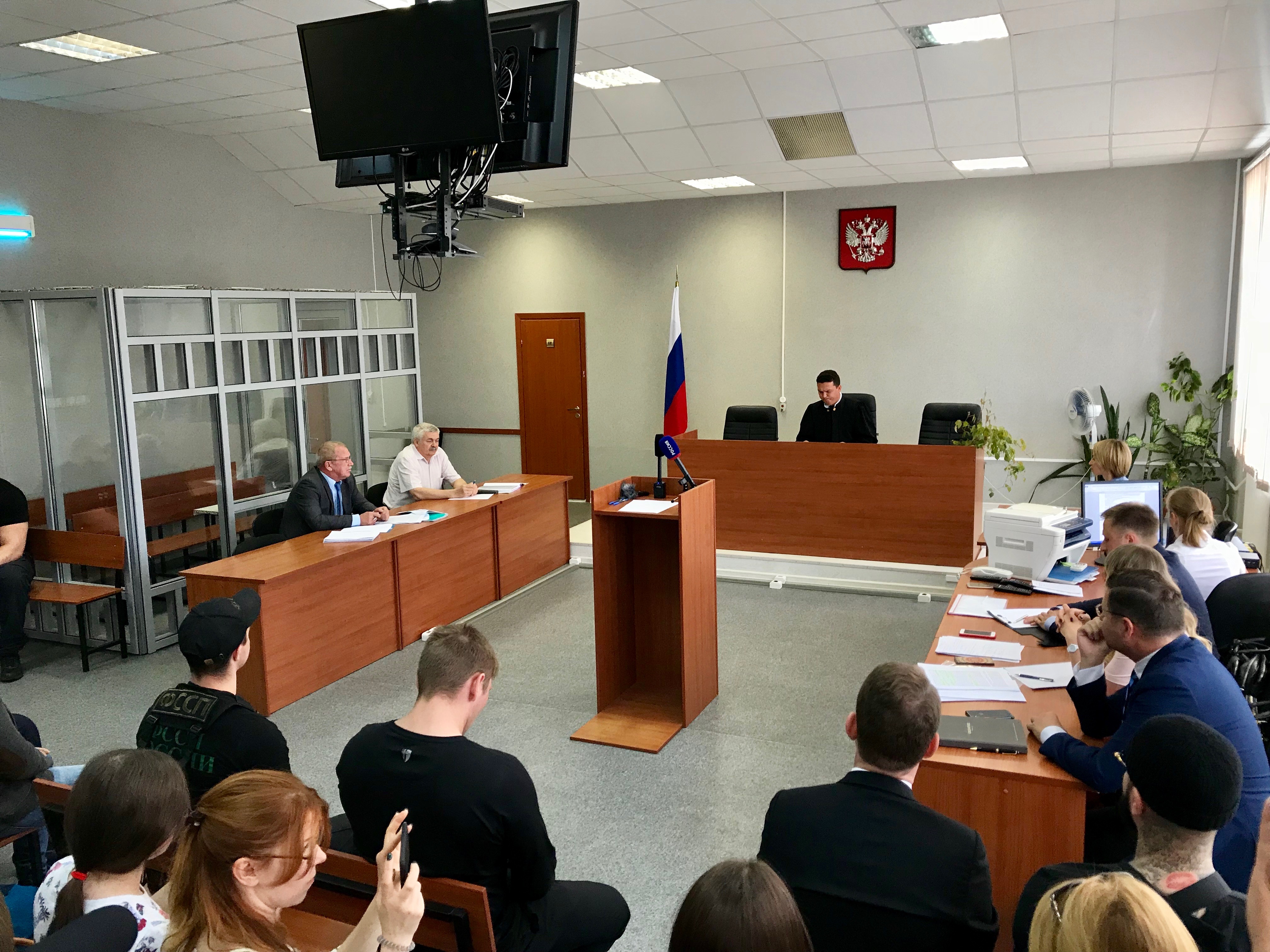 В Перми продолжается слушание по делу об избиении DJ Smash