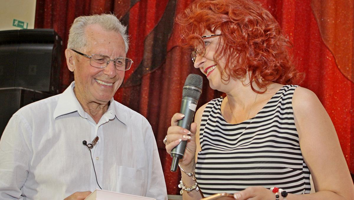 «Четыре строчки от Евгения Сапиро»