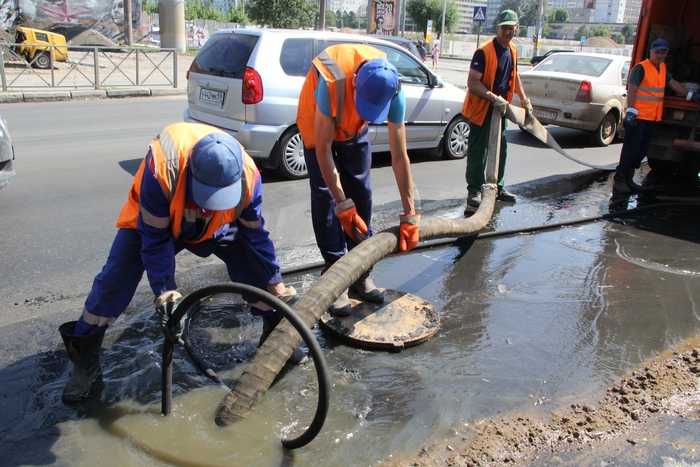 Пермские дорожники спровоцировали коммунальную аварию