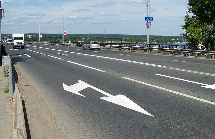 <div>В Пермском крае чиновники потратят более 1,5 млрд рублей на дорожную разметку</div>