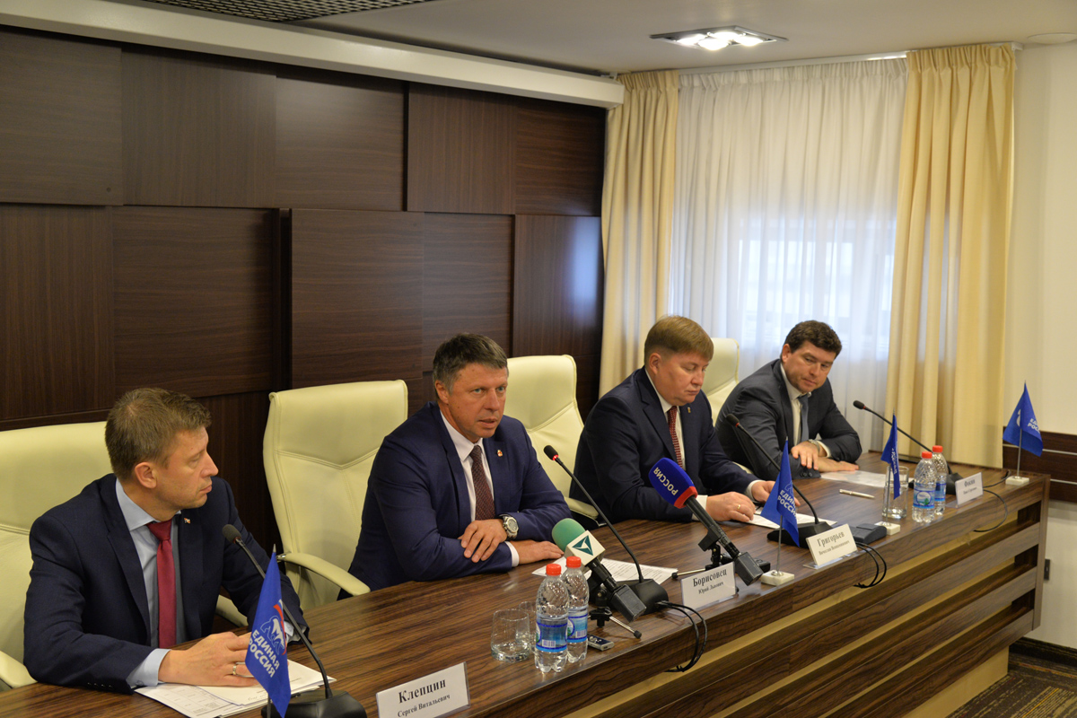 ЗС рассмотрит пакет поправок по сохранению мер поддержки людям предпенсионного возраста