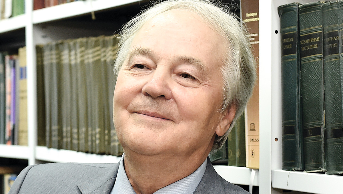 «Язык, культуру можно разрушить только собственным небрежением»