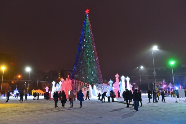 В каникулы главный ледовый городок Перми посетили свыше 200 тыс. человек
