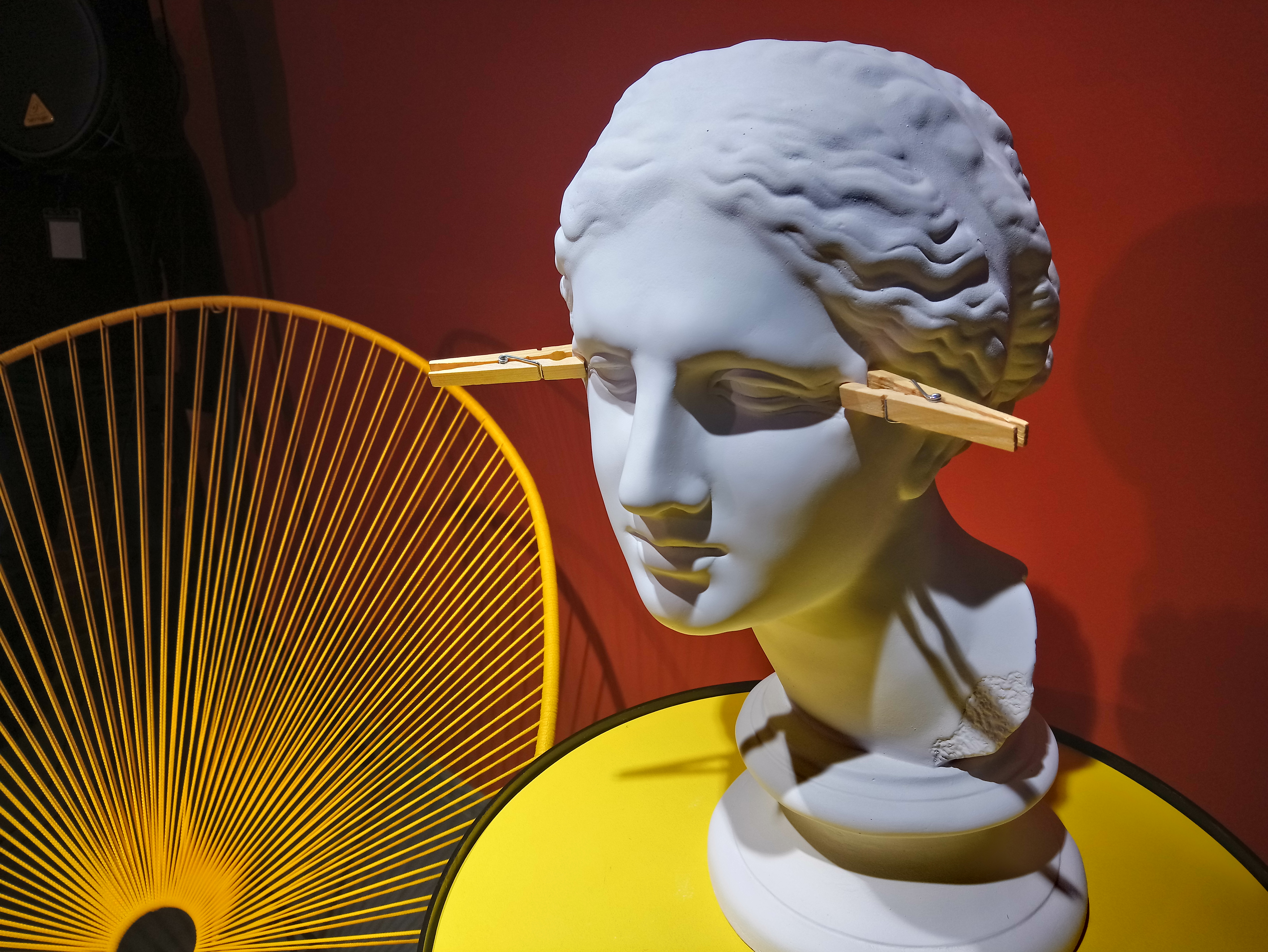 «Богиня с близоруким прищуром»