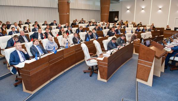 Депутатам Заксобрания разрешат голосовать из отпуска