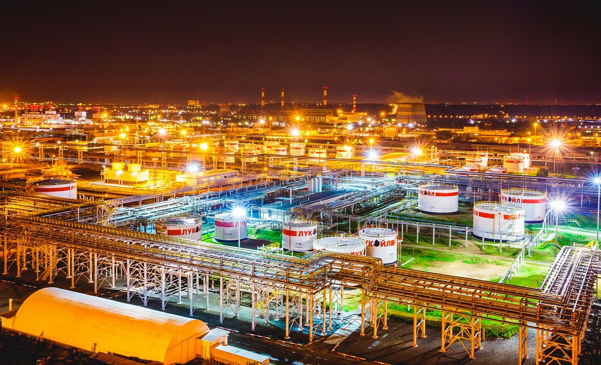 «ЛУКОЙЛ» планирует в Перми реализацию двух инвестпроектов стоимостью более 300 млрд руб.