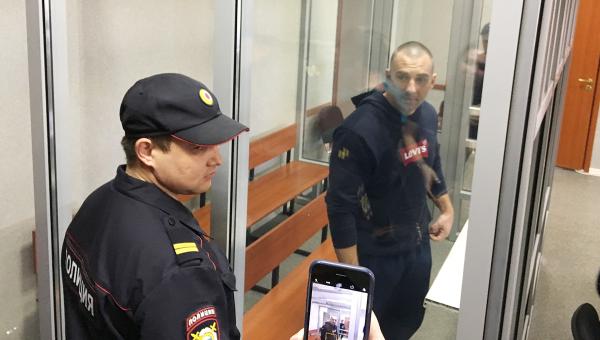 Гособвинение просит приговорить
депутата Заксобрания Илью Кузьмина к
четырём годам