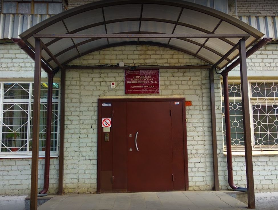 В поликлинике на Транспортной, 27 обрушился потолок