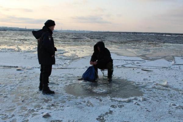 В Перми более ста рыбаков вышли на опасный лёд у Камской ГЭС
