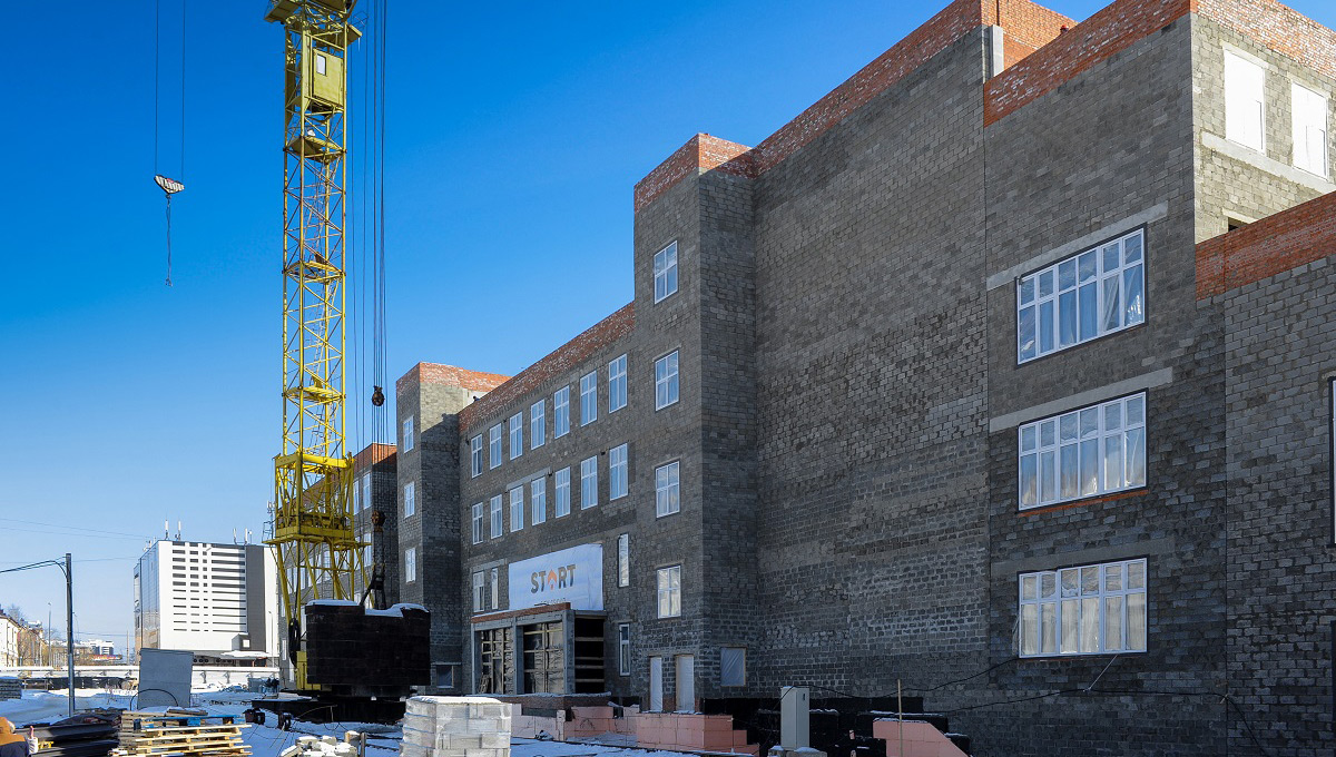 Половина объектов образования в регионе строится с нарушениями сроков