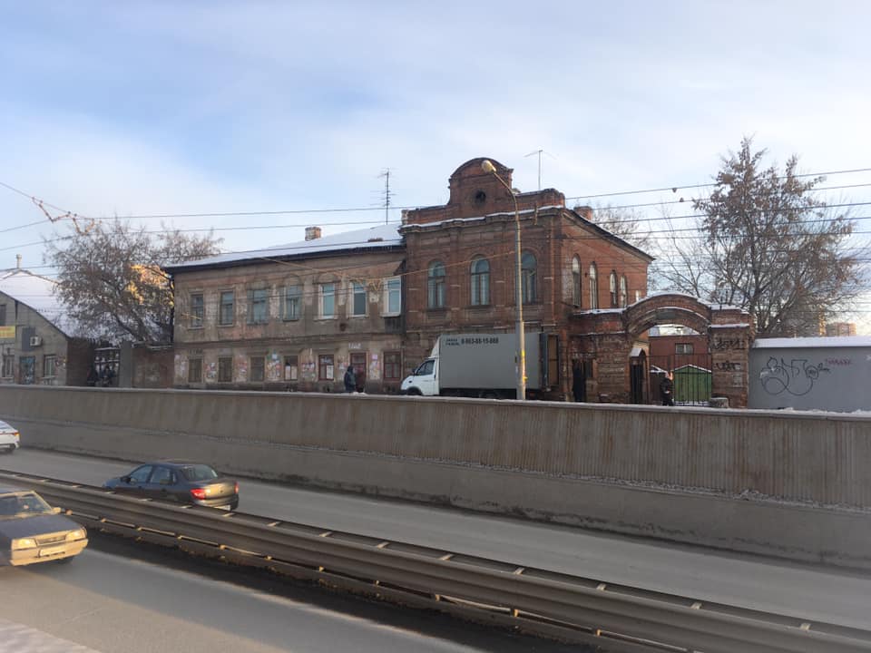 Около Центрального рынка снесут аварийный дом<div><br></div>