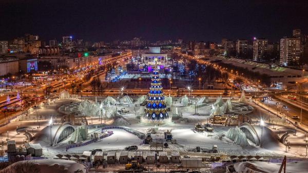 Установка и обслуживание главной городской новогодней ели на эспланаде обойдётся в 1,333 млн руб.