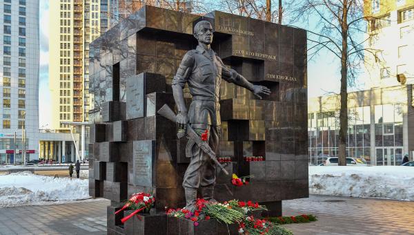 В Перми открыли памятник погибшим солдатам