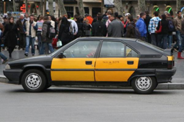 Двери у всех пермских такси должны быть жёлтого цвета