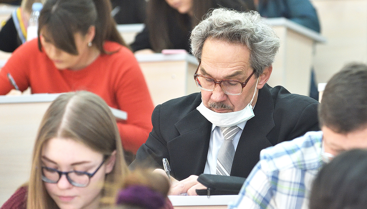 Из-за угрозы коронавируса «Тотальный диктант» перенесён на осень