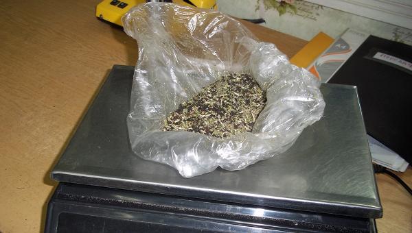 В колонии Соликамска пресечена попытка передать заключённому наркотики в пачке чая