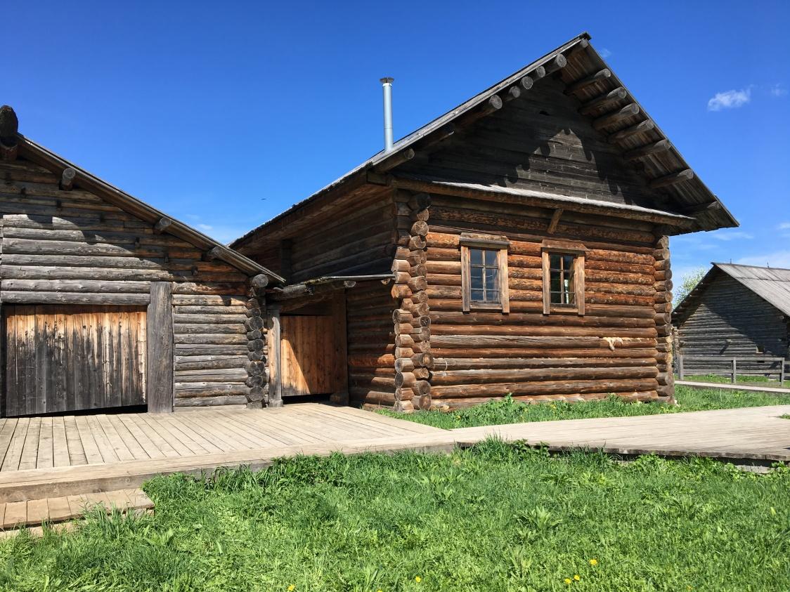 В «Хохловке» начинается подготовка к реставрации двух памятников