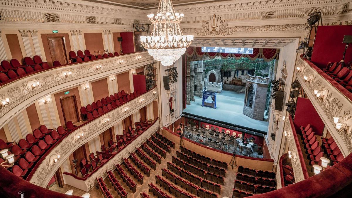 театральный зал оперного