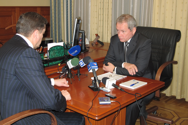 Олег Демченко доложил губернатору о ходе строительства водовода на Краснокамск и дороги на Екатеринбург