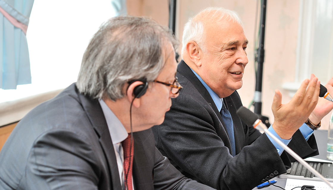 «Иногда дерутся, но потом вместе ужинают»