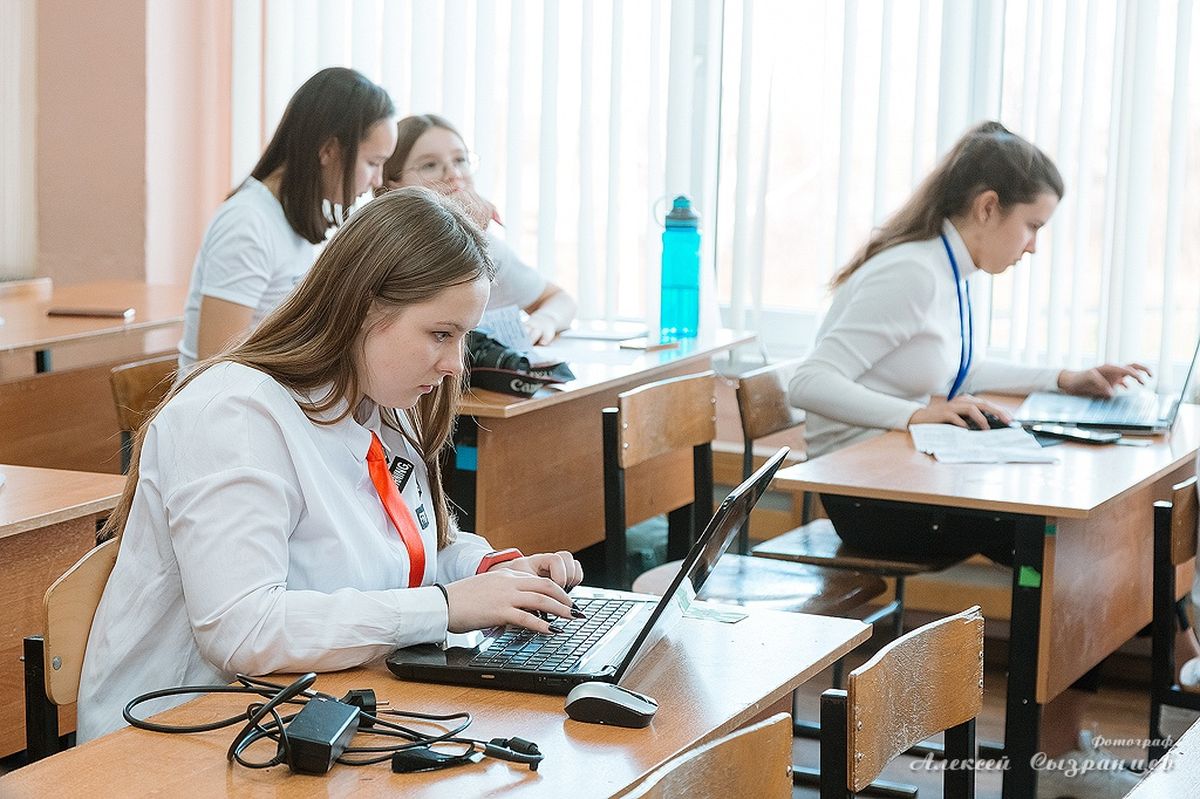 Сайт современное образование пермь. Школьник журналист. Журналисты образование Пермь. 11 Лицей Пермь. Современное образование Пермь.