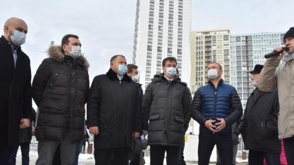 Депутаты Пермской гордумы проинспектировали ход работ на главных дорожных стройках