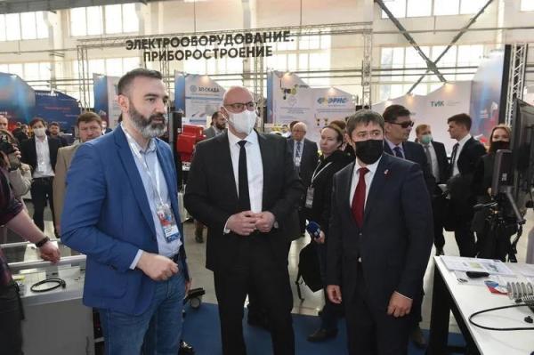 Зампред правительства РФ Дмитрий Чернышенко ознакомился с разработками краевых IT-компаний