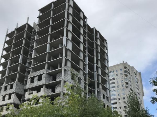 Долгострой в Дзержинском районе остаётся без подрядчика
