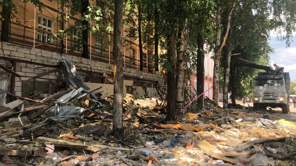 Мэрия завершила снос павильонов на Комсомольском проспекте 