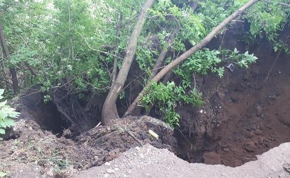 Вдоль Камы в Перми обрушилась пешеходная дорожка