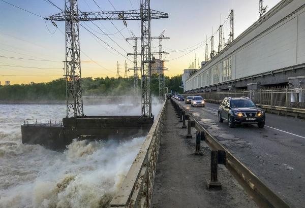 Камская ГЭС начала работать в режиме пропуска половодья