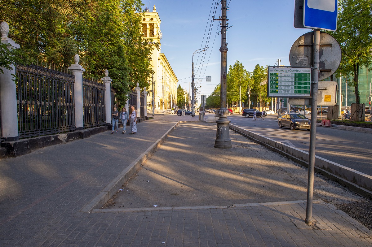 Остановка «Октябрь» на Компросе вернулась на прежнее место